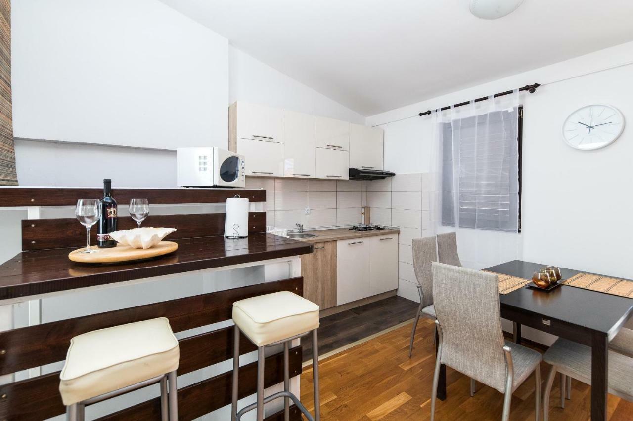 Apartmani Kristina Crikvenica Bagian luar foto